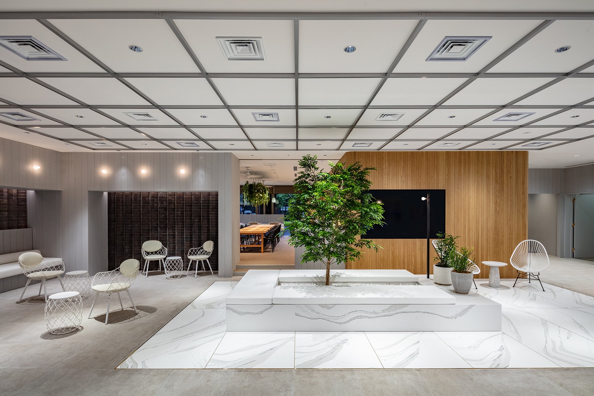 NTT DATA Otemachi Building Entrance｜空間事例 KOKUYO DESIGN WORKS