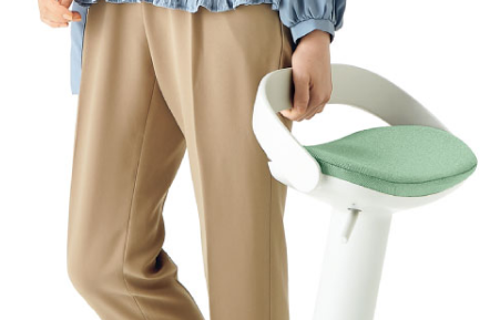 Easy-to-move handle and lightness