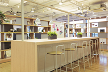 big counter/big table