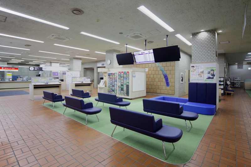 志免町役場 1Fの待合