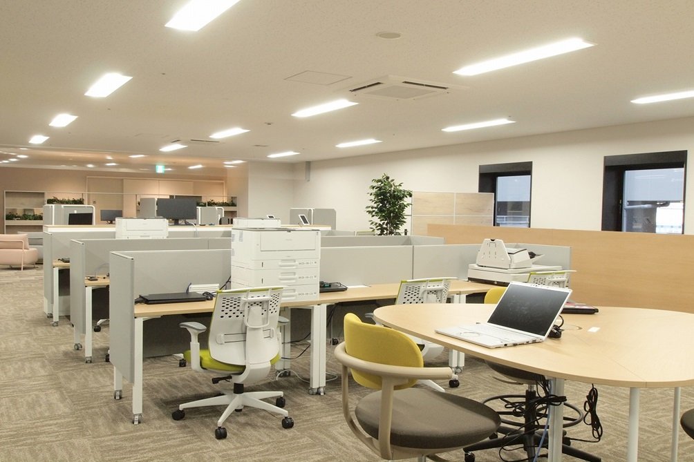 【枚方市 市駅前行政サービスフロア】5階執務室