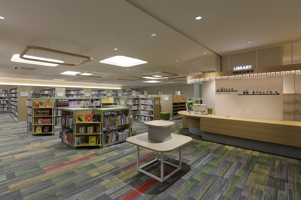 【枚方市 市駅前行政サービスフロア】図書館