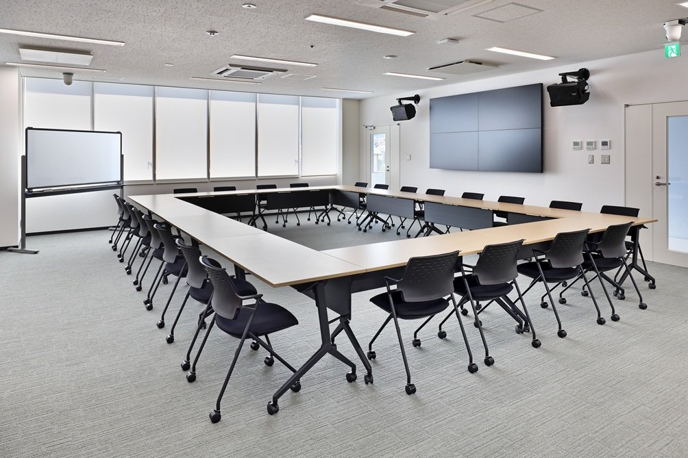 【京丹後市役所 峰山庁舎2号館】会議室