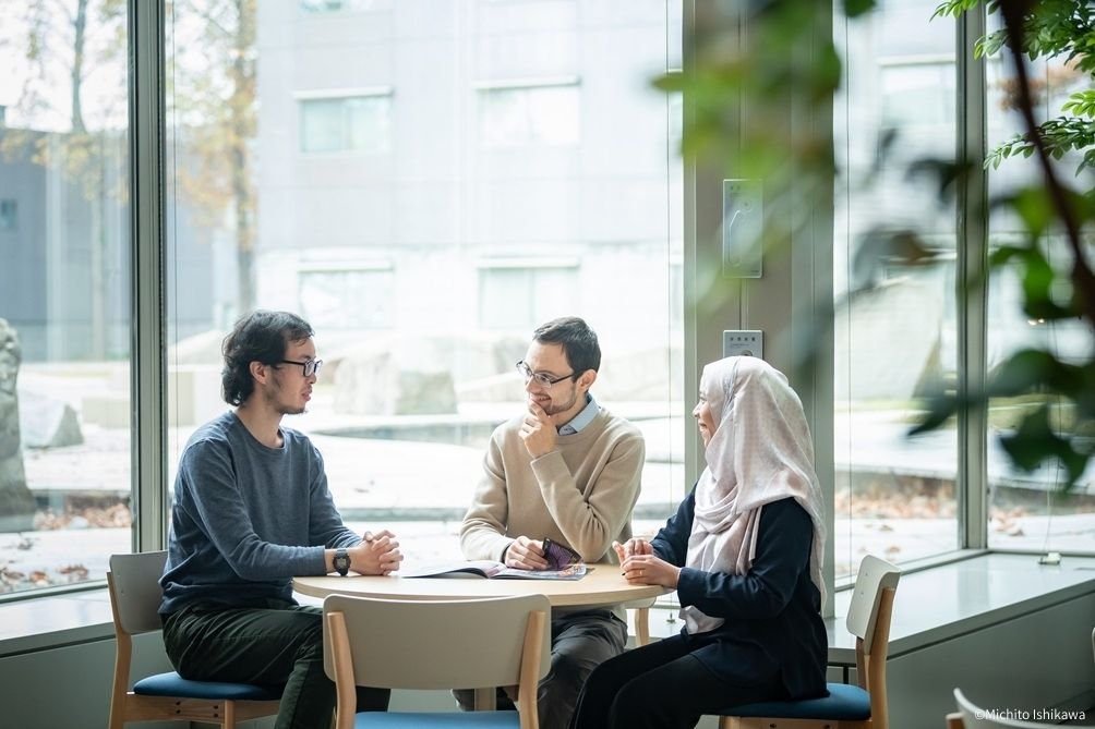 【NIMS】オープンエリア（窓際）