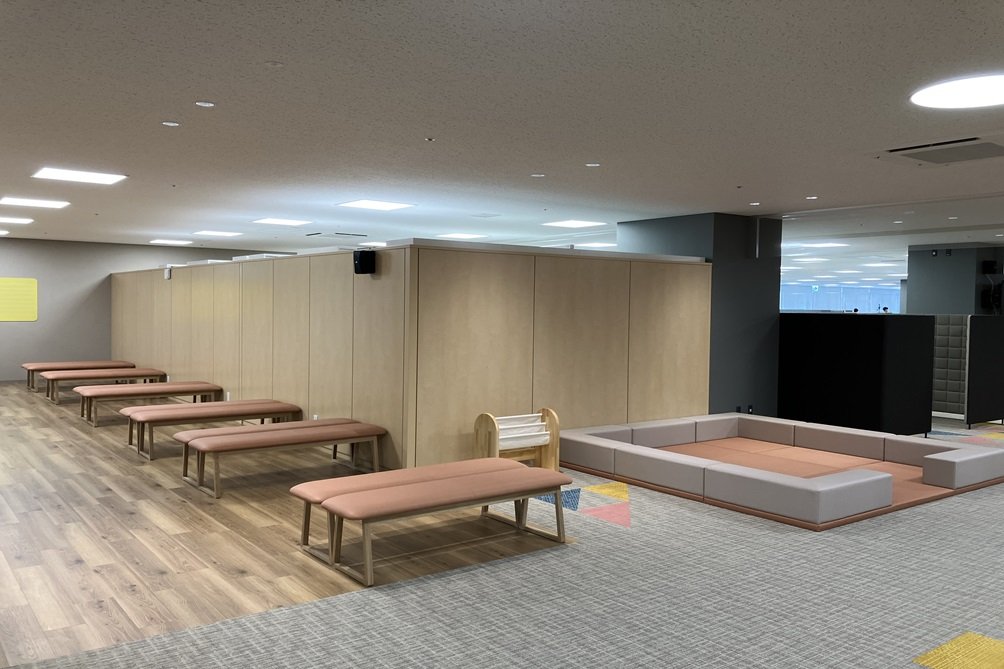 【枚方市 市駅前行政サービスフロア】健診待合