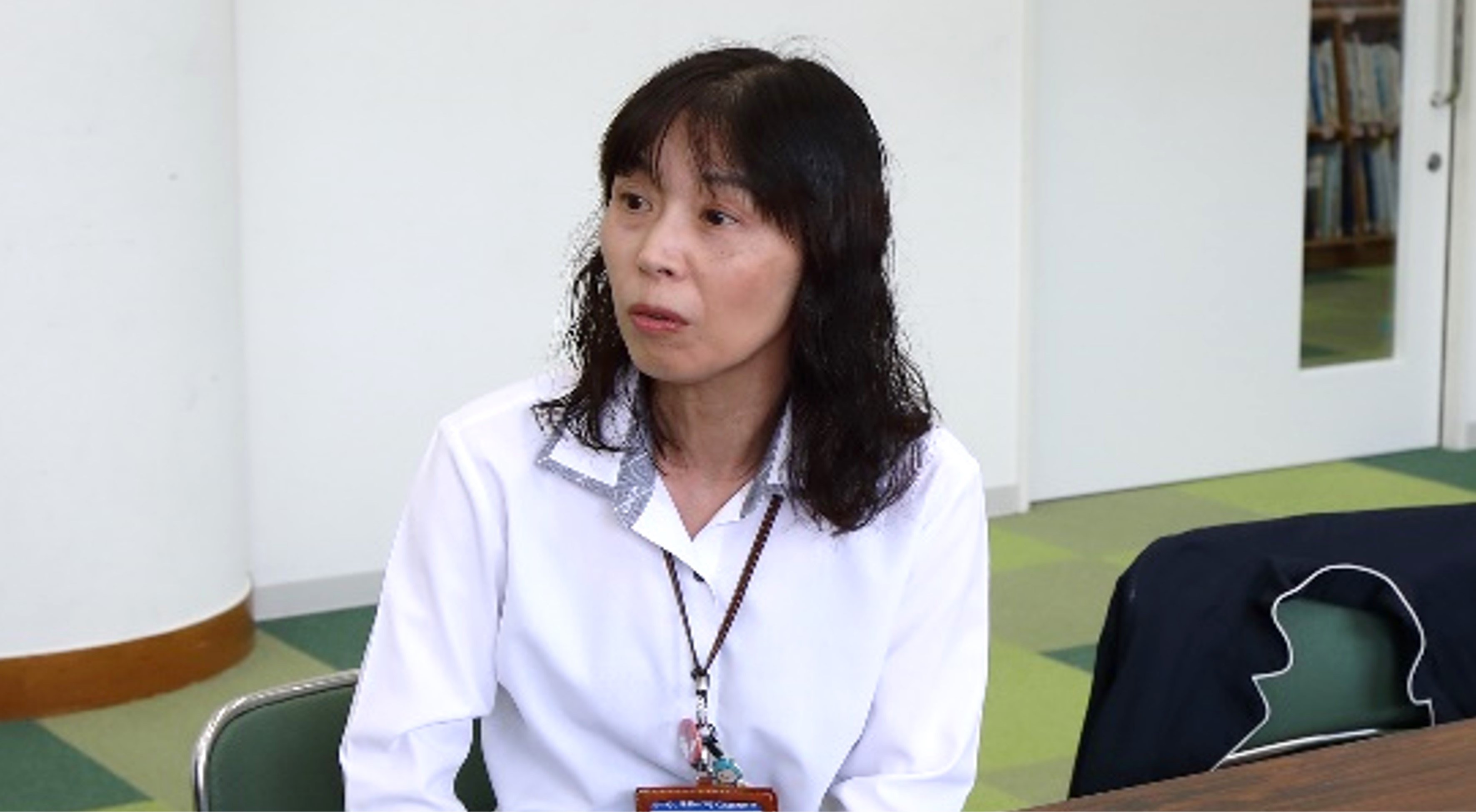 広島県安芸高田市立愛郷小学校】児童用机・イスが1人1台端末対応と