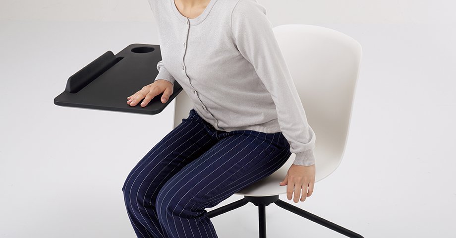 立ち座りしやすい回転設計