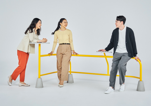 ラフな姿勢から生まれる、オフィスの新しいコミュニケーション