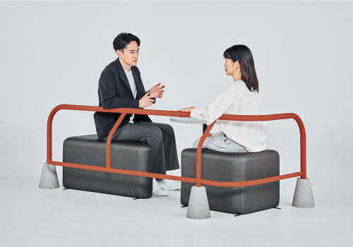 どこからでも会話に入り込みやすいL字形状